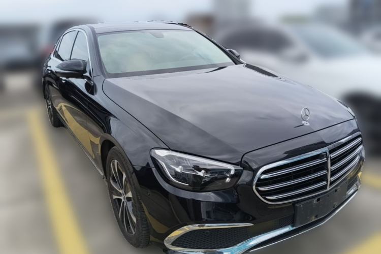 Used Mercedes-Benz E-Class New Energy 2022 Restyled E 350 e L Plug-in Hybrid Sedan Front Right 45 Deg
