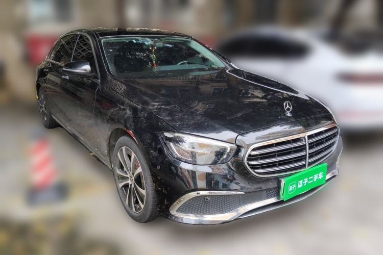 Used Mercedes-Benz E-Class New Energy 2022 Second Facelift E 350 e L Plug-in Hybrid Sedan Front Right 45 Deg