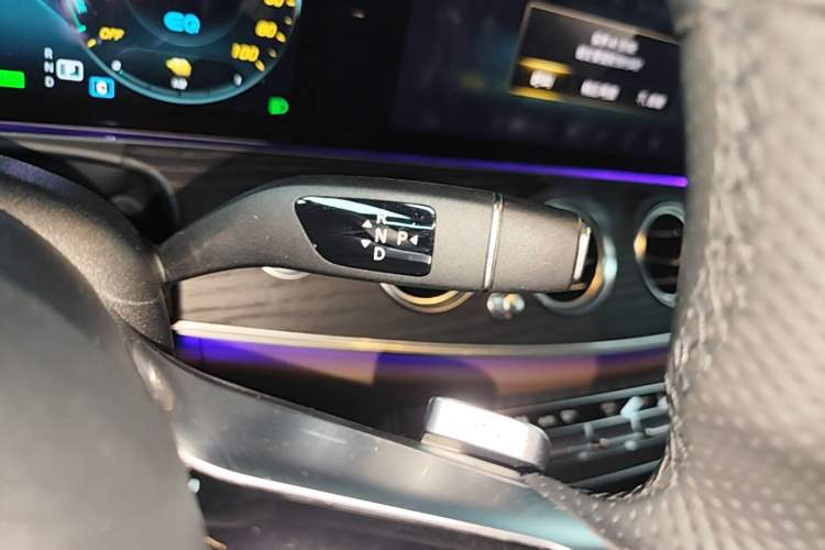 Used Mercedes-Benz E-Class New Energy 2022 E 350 e L Plug-in Hybrid Sports Sedan Gear Lever
