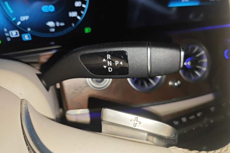 Used Mercedes-Benz E-Class New Energy 2022 Facelift E 350 e L Plug-in Hybrid Sedan Gear Lever