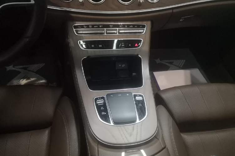 Used Mercedes-Benz E-Class New Energy 2022 Second Facelift E 350 e L Plug-in Hybrid Sedan Gear Lever