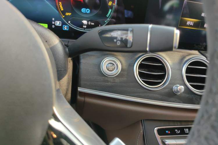 Used Mercedes-Benz E-Class New Energy 2022 Second Facelift E 350 e L Plug-in Hybrid Sports Sedan Gear Lever