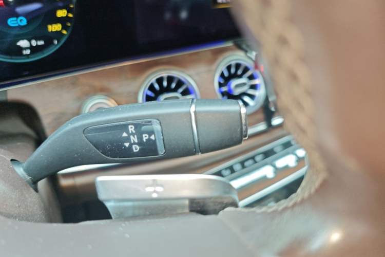 Used Mercedes-Benz E-Class New Energy 2022 Restyled E 350 e L Plug-in Hybrid Sports Sedan Gear Lever