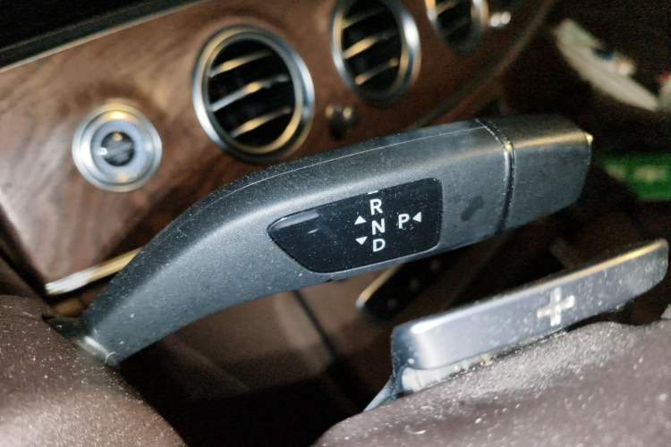 Used Mercedes-Benz E-Class New Energy 2022 Facelift E 350 e L Plug-in Hybrid Sedan Gear Lever