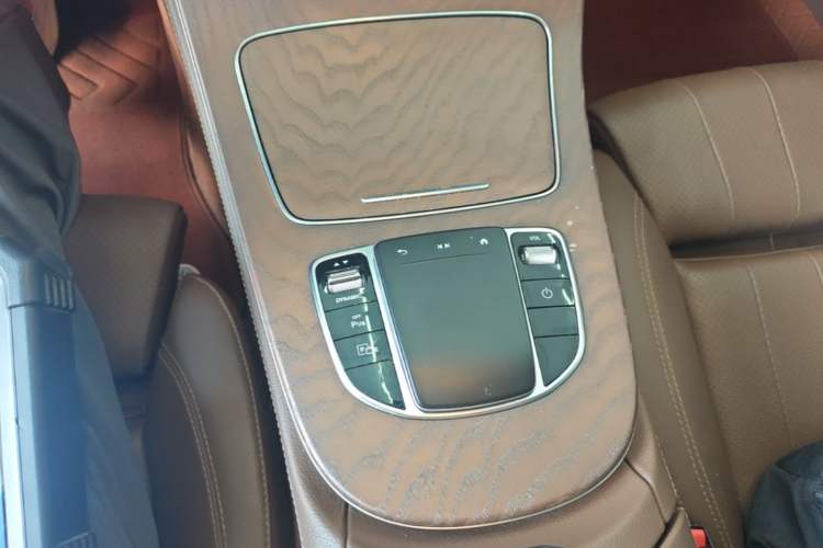 Used Mercedes-Benz E-Class New Energy 2022 Facelift E 350 e L Plug-in Hybrid Sedan Gear Lever