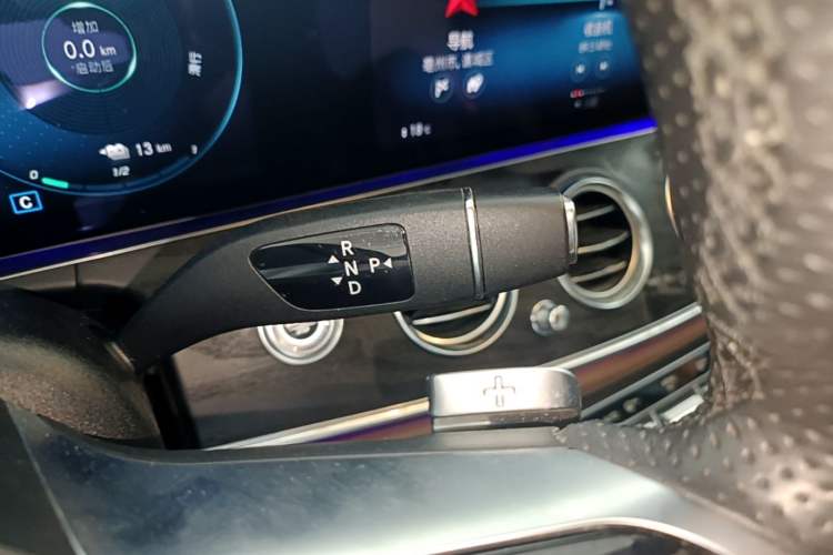 Used Mercedes-Benz E-Class New Energy 2022 Restyled E 350 e L Plug-in Hybrid Sports Sedan Gear Lever