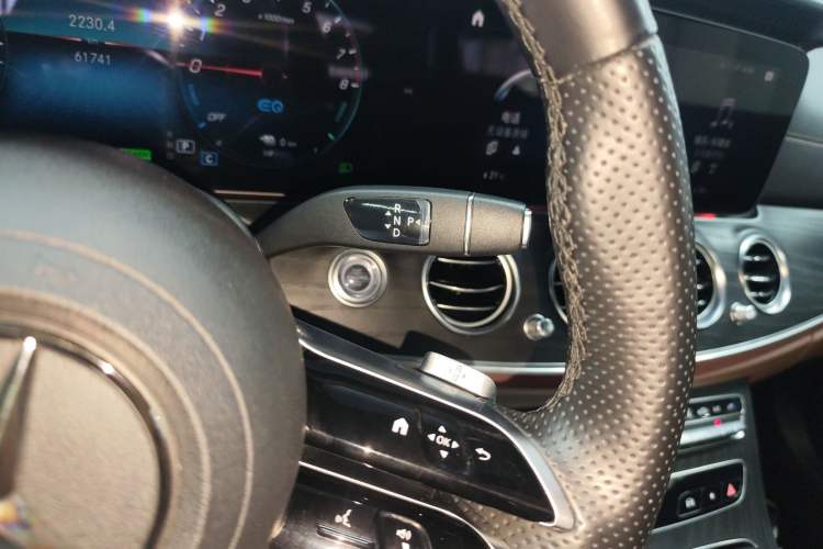 Used Mercedes-Benz E-Class New Energy 2022 Second Facelift E 350 e L Plug-in Hybrid Sports Sedan Gear Lever