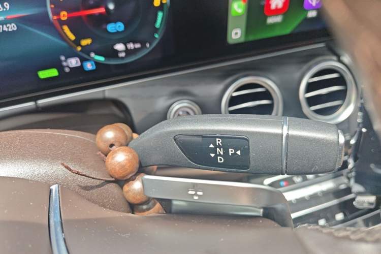 Used Mercedes-Benz E-Class New Energy 2022 Restyled E 350 e L Plug-in Hybrid Sedan Gear Lever
