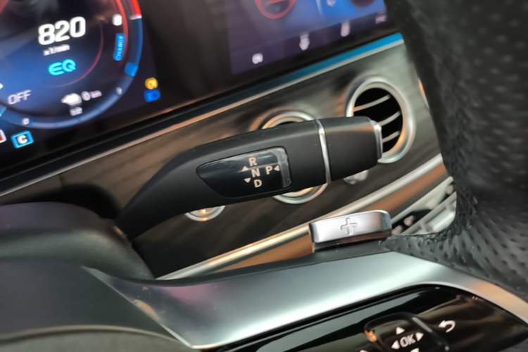 Used Mercedes-Benz E-Class New Energy 2022 Restyled E 350 e L Plug-in Hybrid Sports Sedan Gear Lever