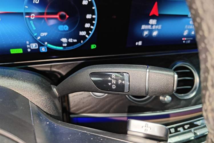Used Mercedes-Benz E-Class New Energy 2022 E 350 e L Plug-in Hybrid Sports Sedan Gear Lever