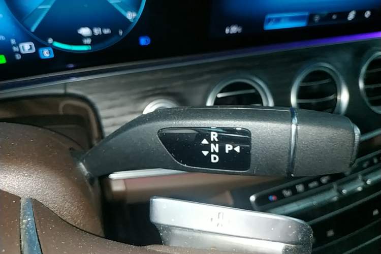 Used Mercedes-Benz E-Class New Energy 2022 Restyled E 350 e L Plug-in Hybrid Sedan Gear Lever
