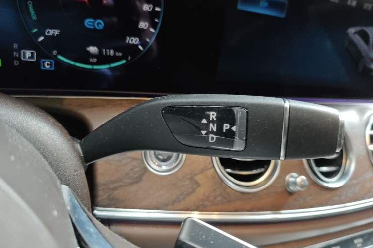 Used Mercedes-Benz E-Class New Energy 2022 Restyled E 350 e L Plug-in Hybrid Sedan Gear Lever