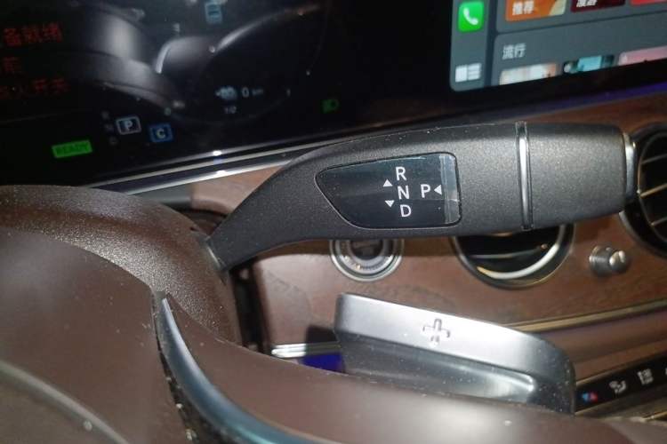 Used Mercedes-Benz E-Class New Energy 2022 Second Facelift E 350 e L Plug-in Hybrid Sedan Gear Lever