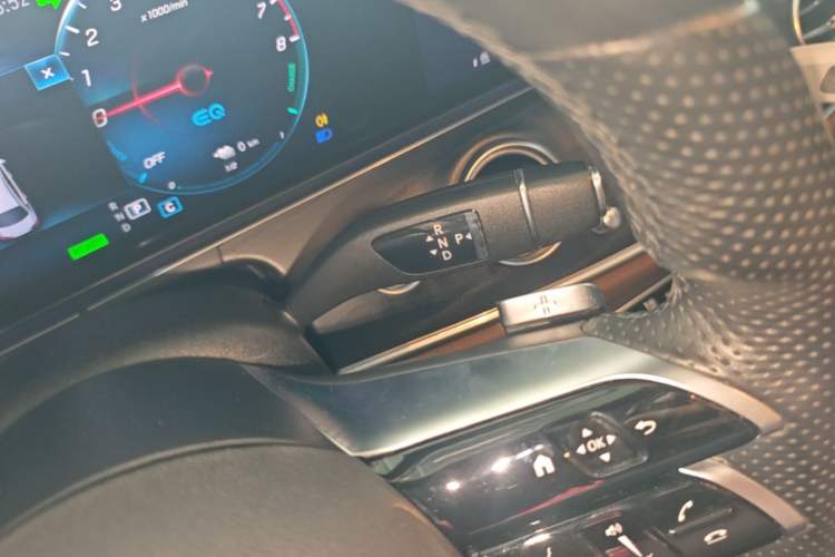 Used Mercedes-Benz E-Class New Energy 2022 Second Facelift E 350 e L Plug-in Hybrid Sports Sedan Gear Lever