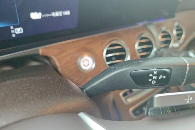 Used Mercedes-Benz E-Class New Energy 2022 Second Facelift E 350 e L Plug-in Hybrid Sports Sedan Gear Lever