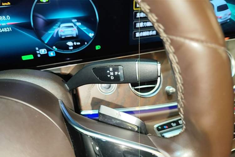 Used Mercedes-Benz E-Class New Energy 2022 Restyled E 350 e L Plug-in Hybrid Sedan Gear Lever