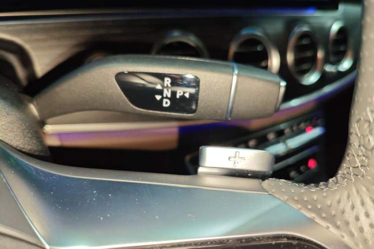 Used Mercedes-Benz E-Class New Energy 2022 Facelift E 350 e L Plug-in Hybrid Sedan Gear Lever