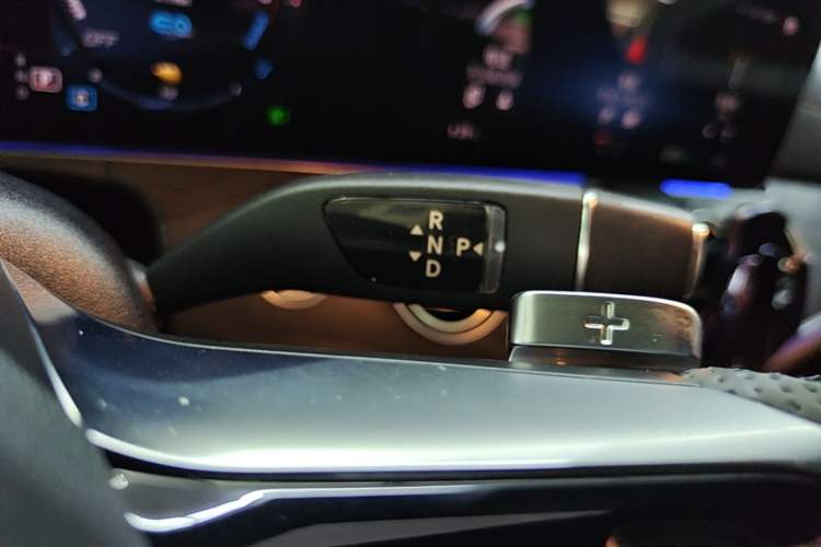 Used Mercedes-Benz E-Class New Energy 2022 Restyled E 350 e L Plug-in Hybrid Sports Sedan Gear Lever