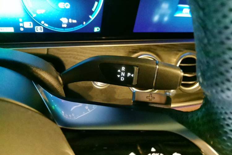 Used Mercedes-Benz E-Class New Energy 2022 Second Facelift E 350 e L Plug-in Hybrid Sports Sedan Gear Lever