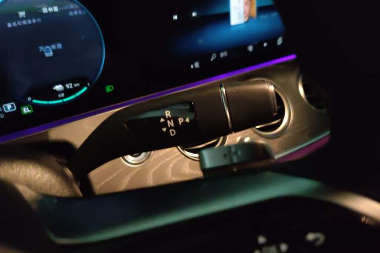 Used Mercedes-Benz E-Class New Energy 2022 E 350 e L Plug-in Hybrid Sports Sedan Gear Lever