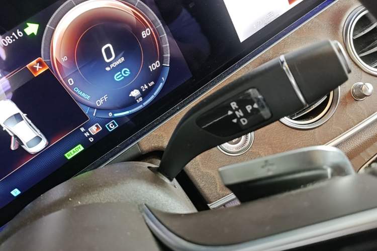 Used Mercedes-Benz E-Class New Energy 2022 Second Facelift E 350 e L Plug-in Hybrid Sedan Gear Lever