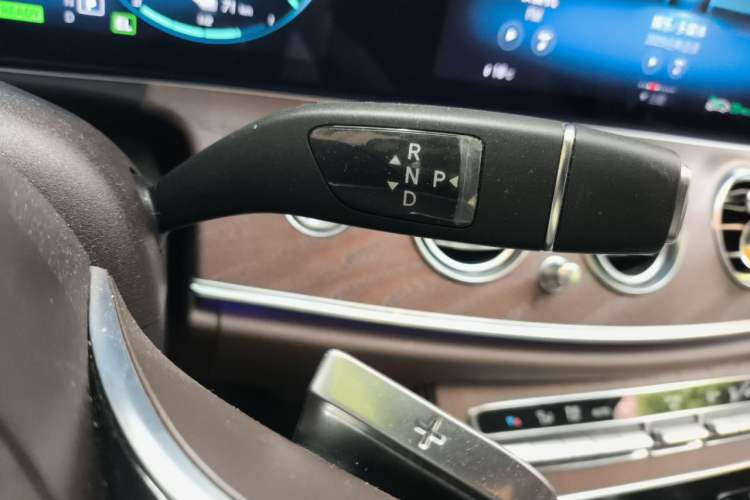 Used Mercedes-Benz E-Class New Energy 2022 Second Facelift E 350 e L Plug-in Hybrid Sedan Gear Lever
