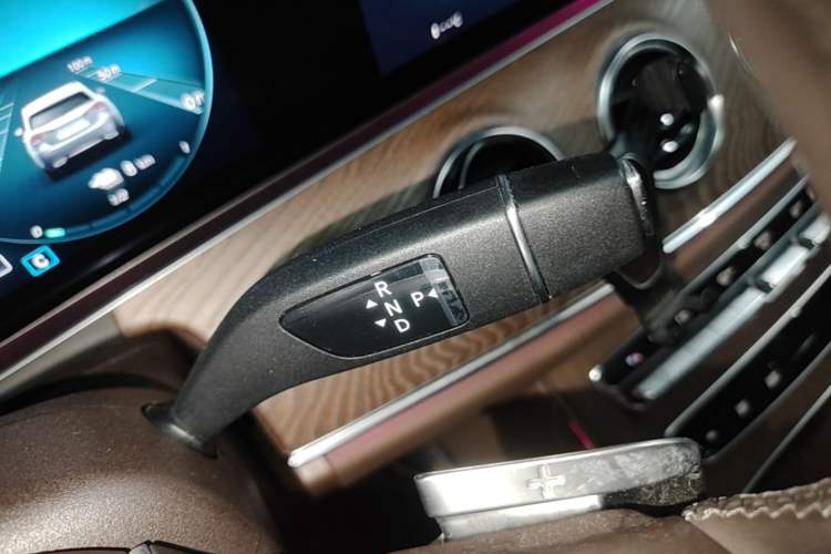 Used Mercedes-Benz E-Class New Energy 2022 Second Facelift E 350 e L Plug-in Hybrid Sedan Gear Lever