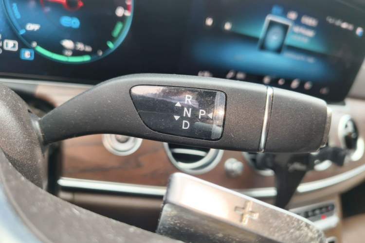 Used Mercedes-Benz E-Class New Energy 2022 Second Facelift E 350 e L Plug-in Hybrid Sedan Gear Lever
