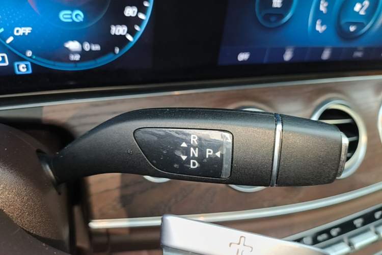 Used Mercedes-Benz E-Class New Energy 2022 Facelift E 350 e L Plug-in Hybrid Sedan Gear Lever