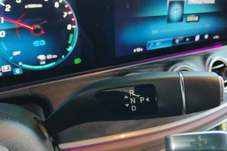 Used Mercedes-Benz E-Class New Energy 2022 Second Facelift E 350 e L Plug-in Hybrid Sports Sedan Gear Lever