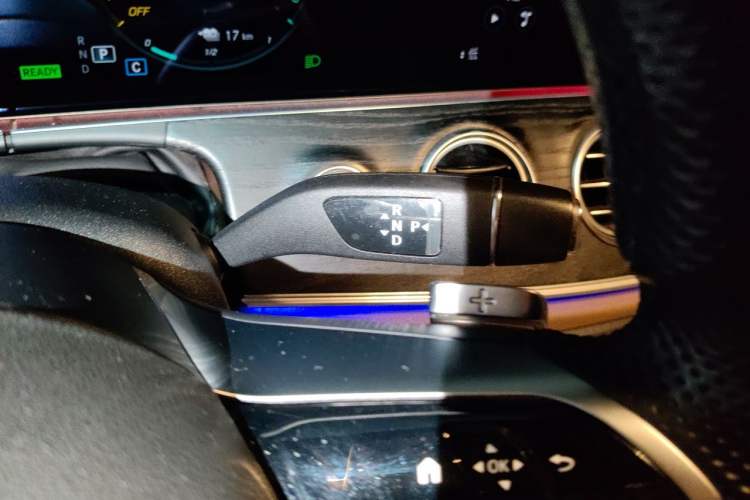 Used Mercedes-Benz E-Class New Energy 2022 Second Facelift E 350 e L Plug-in Hybrid Sports Sedan Gear Lever
