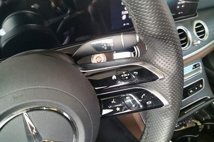 Used Mercedes-Benz E-Class New Energy 2022 E 350 e L Plug-in Hybrid Sports Sedan Gear Lever