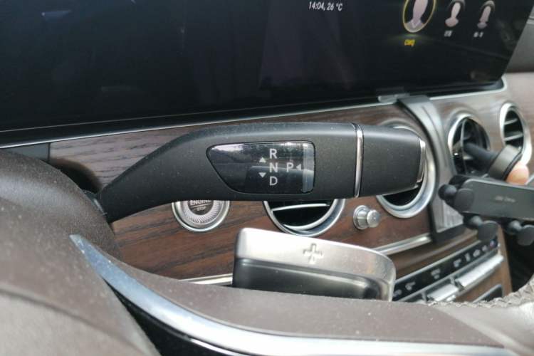 Used Mercedes-Benz E-Class New Energy 2022 Second Facelift E 350 e L Plug-in Hybrid Sedan Gear Lever