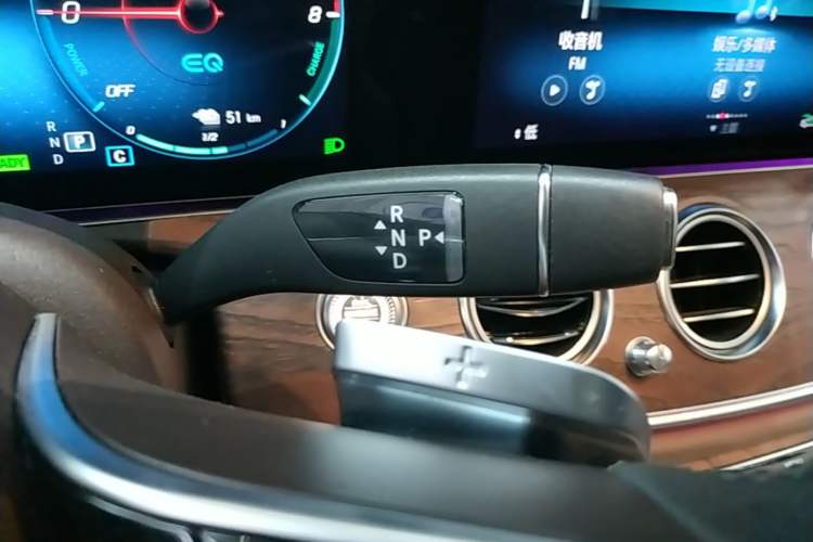Used Mercedes-Benz E-Class New Energy 2022 Facelift E 350 e L Plug-in Hybrid Sedan Gear Lever