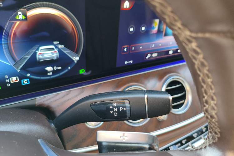Used Mercedes-Benz E-Class New Energy 2022 Restyled E 350 e L Plug-in Hybrid Sedan Gear Lever