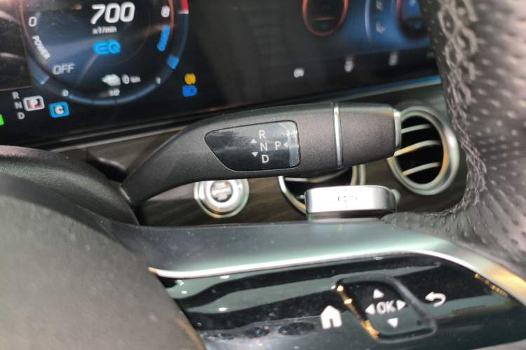 Used Mercedes-Benz E-Class New Energy 2022 Restyled E 350 e L Plug-in Hybrid Sports Sedan Gear Lever