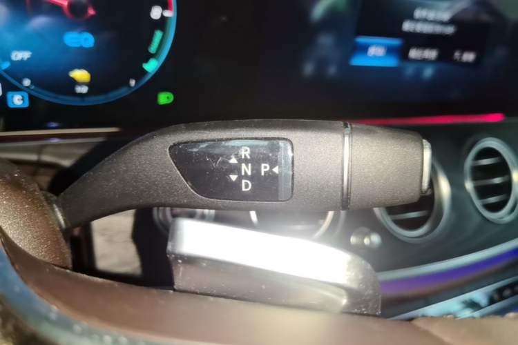 Used Mercedes-Benz E-Class New Energy 2022 Restyled E 350 e L Plug-in Hybrid Sports Sedan Gear Lever
