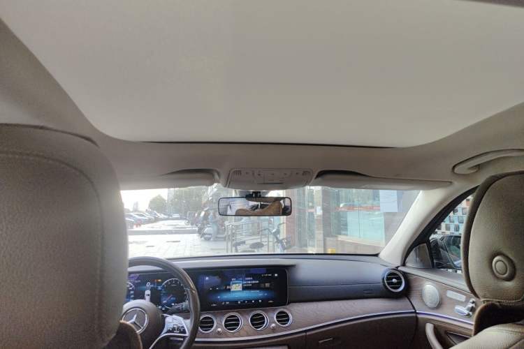 Used Mercedes-Benz E-Class New Energy 2022 Second Facelift E 350 e L Plug-in Hybrid Sports Sedan Headliner