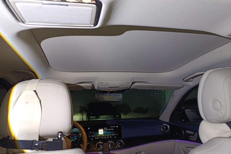 Used Mercedes-Benz E-Class New Energy 2022 E 350 e L Plug-in Hybrid Sedan Headliner