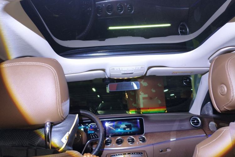 Used Mercedes-Benz E-Class New Energy 2022 Restyled E 350 e L Plug-in Hybrid Sedan Headliner