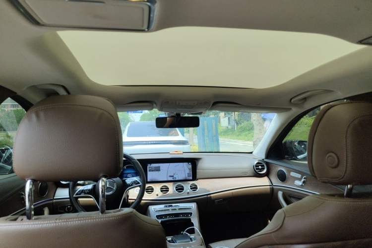 Used Mercedes-Benz E-Class New Energy 2022 Second Facelift E 350 e L Plug-in Hybrid Sports Sedan Headliner
