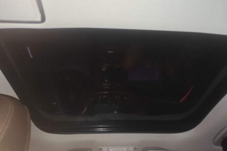 Used Mercedes-Benz E-Class New Energy 2022 Facelift E 350 e L Plug-in Hybrid Sedan Headliner