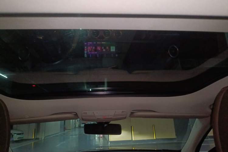Used Mercedes-Benz E-Class New Energy 2022 Second Facelift E 350 e L Plug-in Hybrid Sedan Headliner