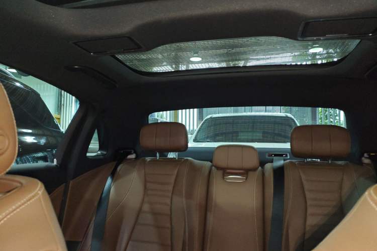 Used Mercedes-Benz E-Class New Energy 2022 Facelift E 350 e L Plug-in Hybrid Sedan Headliner