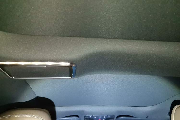 Used Mercedes-Benz E-Class New Energy 2022 Second Facelift E 350 e L Plug-in Hybrid Sports Sedan Headliner