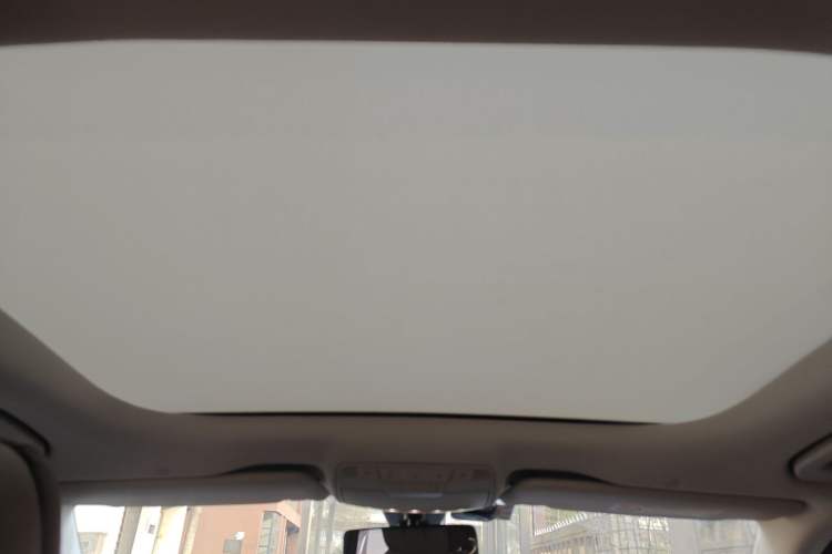 Used Mercedes-Benz E-Class New Energy 2022 Facelift E 350 e L Plug-in Hybrid Sedan Headliner
