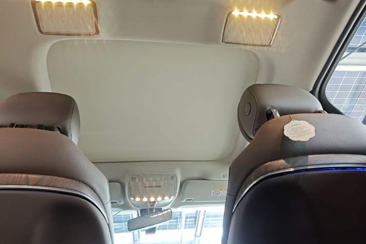 Used Mercedes-Benz E-Class New Energy 2022 Second Facelift E 350 e L Plug-in Hybrid Sedan Headliner