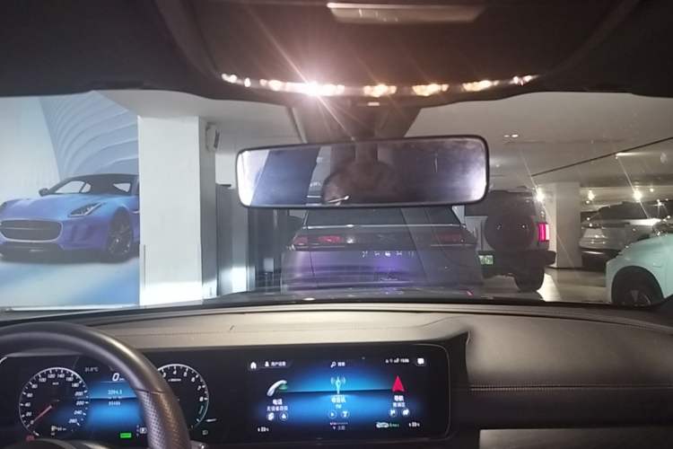 Used Mercedes-Benz E-Class New Energy 2022 Restyled E 350 e L Plug-in Hybrid Sports Sedan Headliner