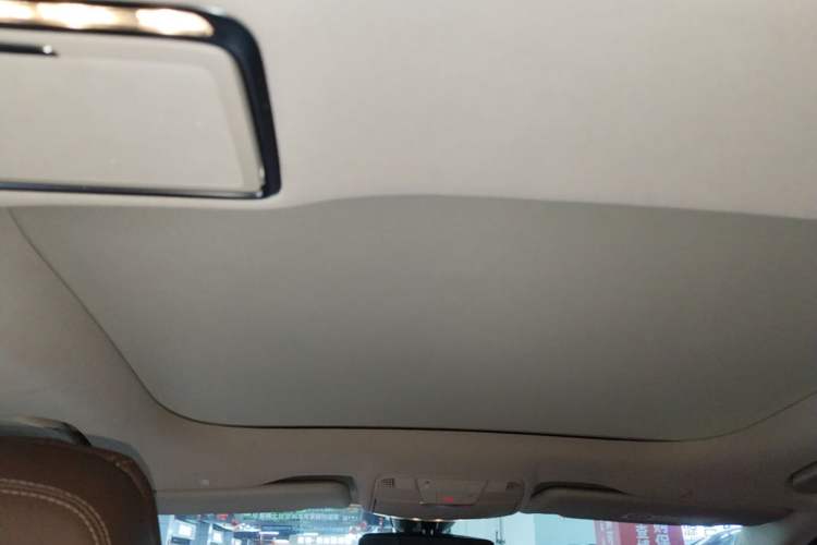 Used Mercedes-Benz E-Class New Energy 2022 Restyled E 350 e L Plug-in Hybrid Sedan Headliner
