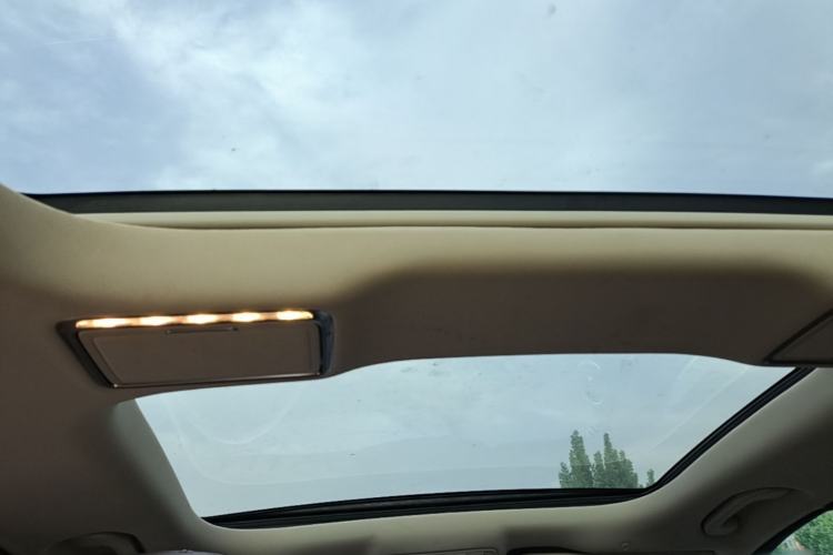 Used Mercedes-Benz E-Class New Energy 2022 Facelift E 350 e L Plug-in Hybrid Sedan Headliner